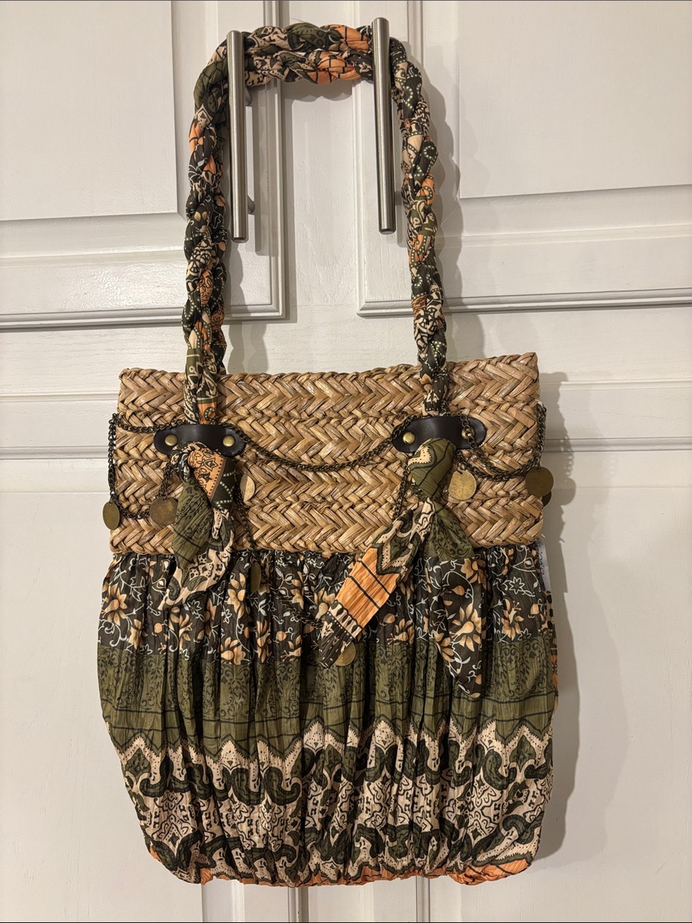 Sun N Sand like new Woven Straw and Olive Green Patterned Handbag